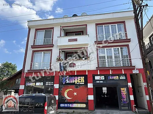 AKYAZI EMLAK'TAN ÇARŞI MERKEZDE KİRALIK 3+1 DAİRE